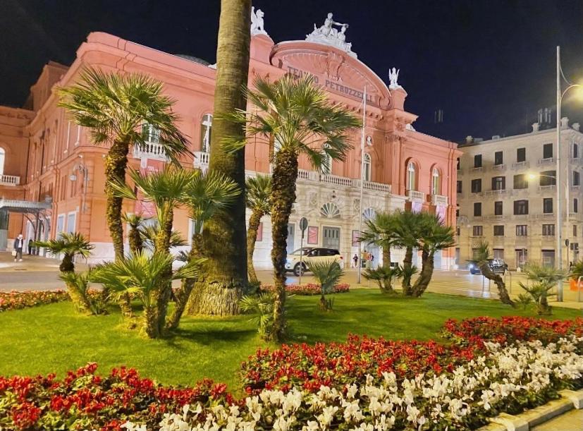Calefati Gallery Luxury Apartment Бари Екстериор снимка